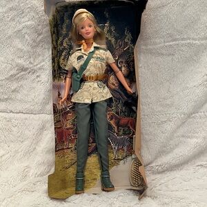 1998 Disney's Animal Kingdom Exclusive Barbie doll by Mattel. #20363
